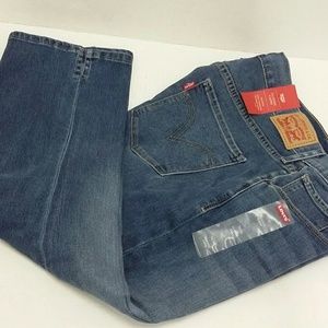 Levis Classic Capri